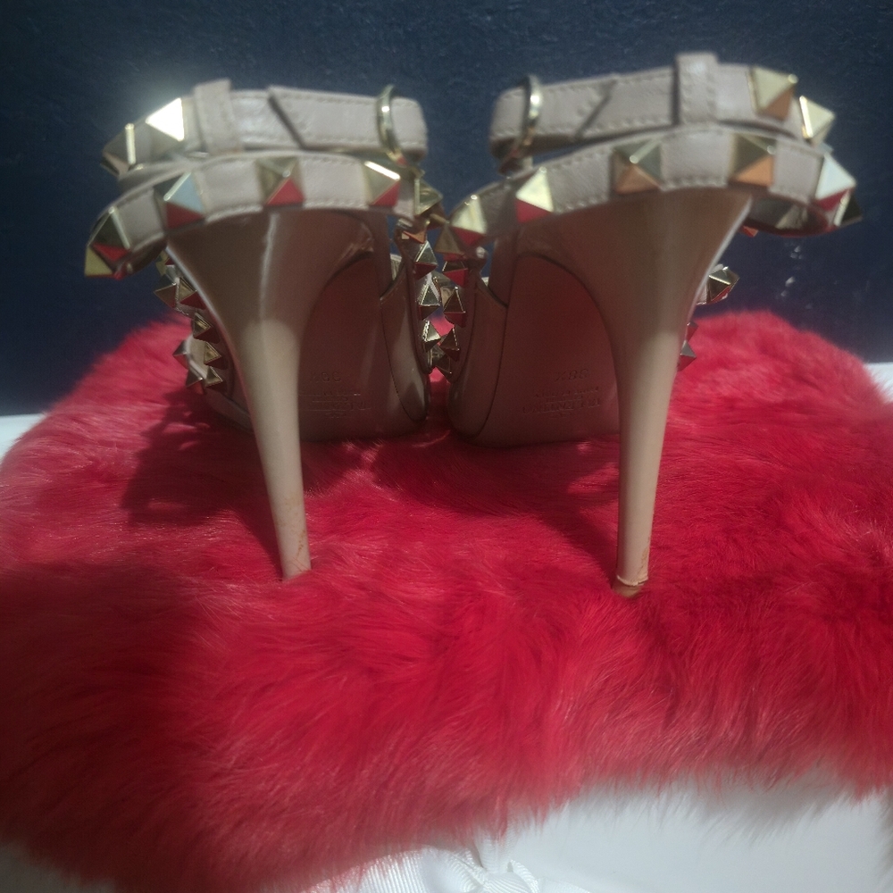 Valentino Women's Beige Heels with Gold Studs - Picture 6 of 11